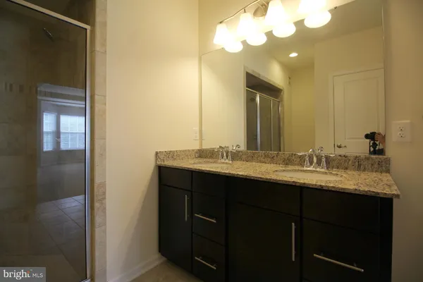 $2,995 | 13615 Air And Parkway, Unit MUSEUM 8J, Herndon, VA 20171