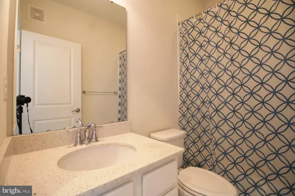 $2,995 | 13615 Air And Parkway, Unit MUSEUM 8J, Herndon, VA 20171