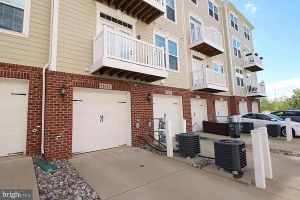 $2,995 | 13615 Air And Parkway, Unit MUSEUM 8J, Herndon, VA 20171