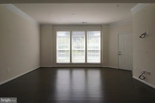 $2,995 | 13615 Air And Parkway, Unit MUSEUM 8J, Herndon, VA 20171