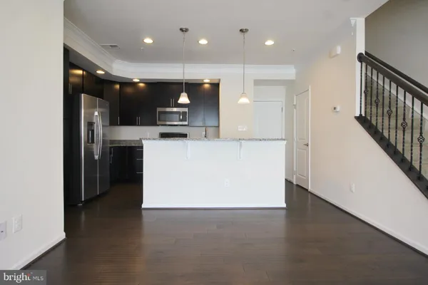 $2,995 | 13615 Air And Parkway, Unit MUSEUM 8J, Herndon, VA 20171