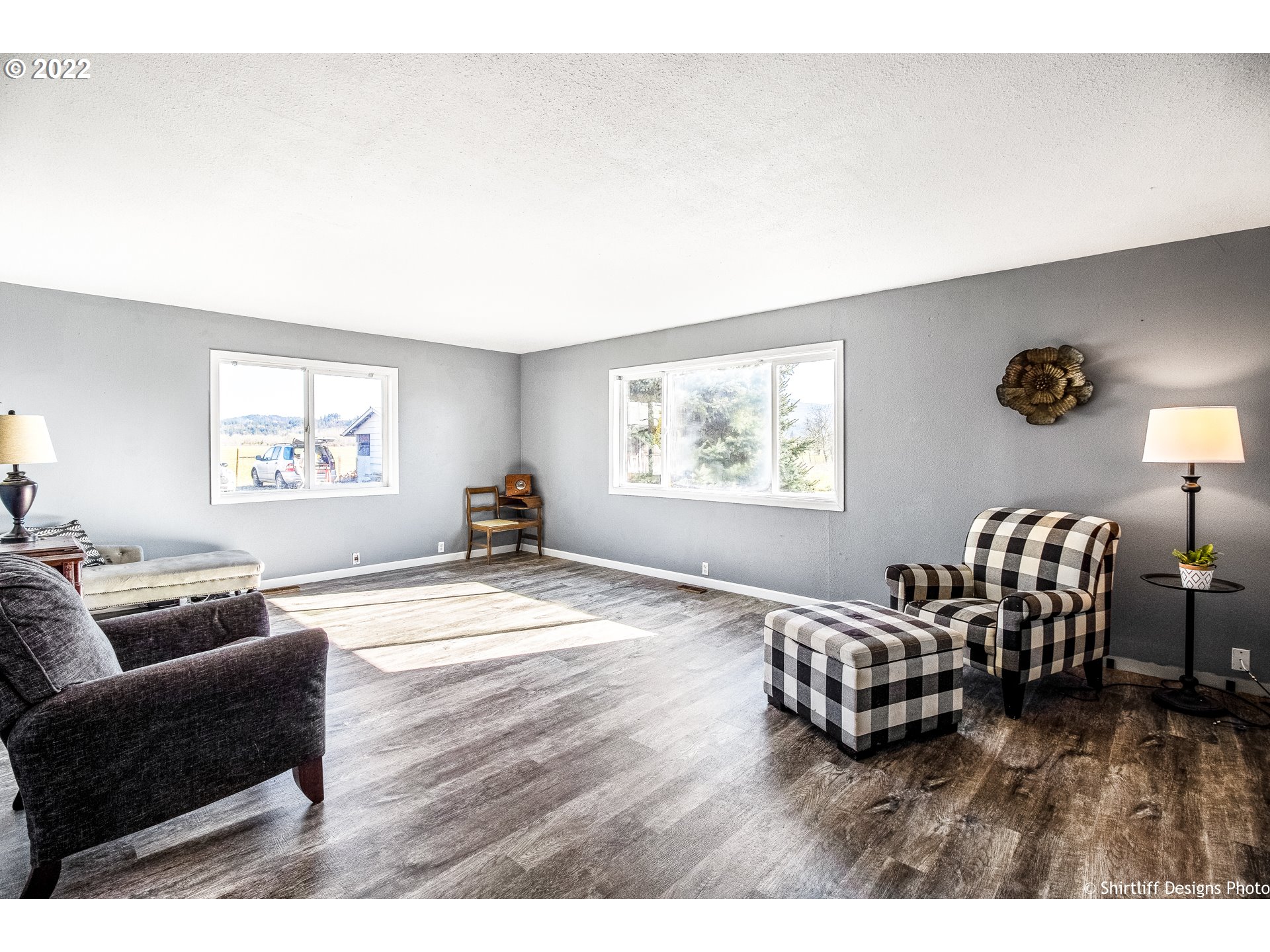 83553 Cloverdale Road Creswell, OR 97426 - Photo 3 of 17 a living room with furniture and a window