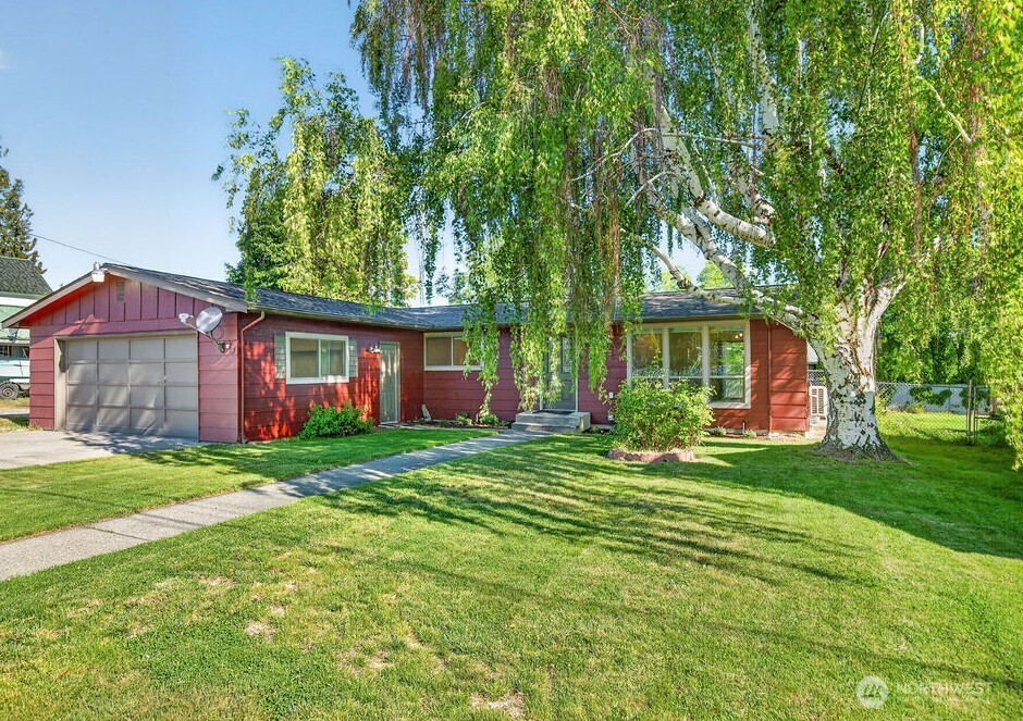 1312 Springwater Avenue Wenatchee, WA 98801 - Photo 1 of 30