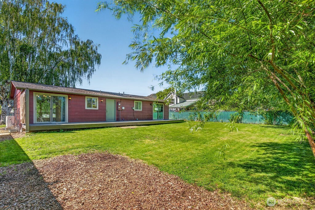 1312 Springwater Avenue Wenatchee, WA 98801 - Photo 29 of 30