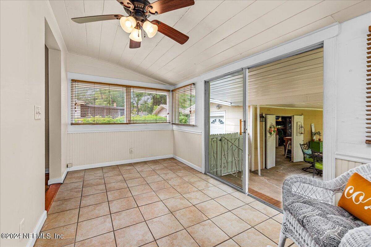 1119 Scotten Road Jacksonville, FL 32205 - Photo 12 of 27 Sunroom