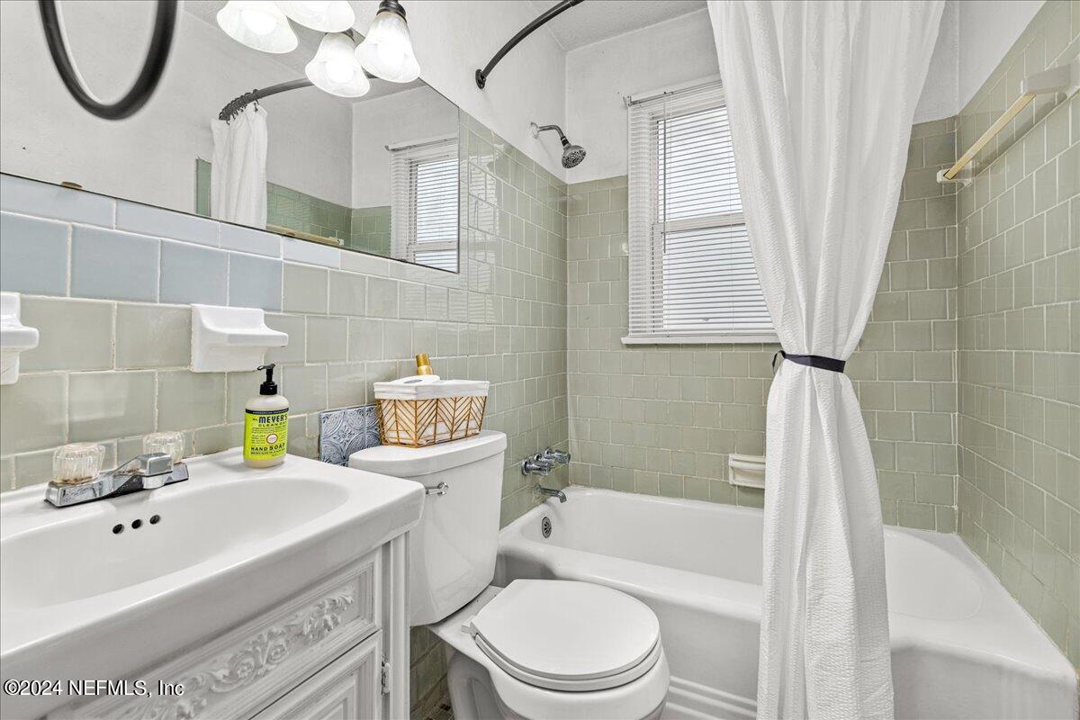 1119 Scotten Road Jacksonville, FL 32205 - Photo 14 of 27 Bath