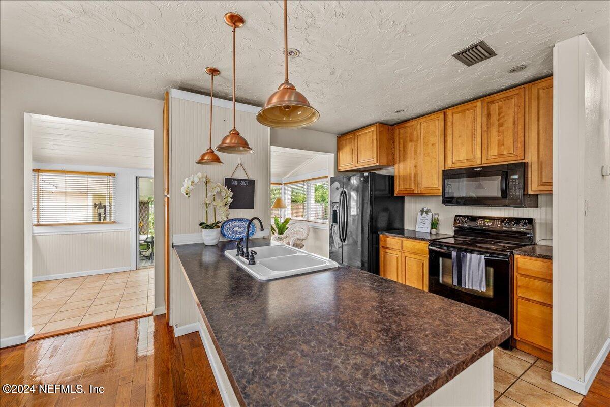 1119 Scotten Road Jacksonville, FL 32205 - Photo 17 of 27 Kitchen