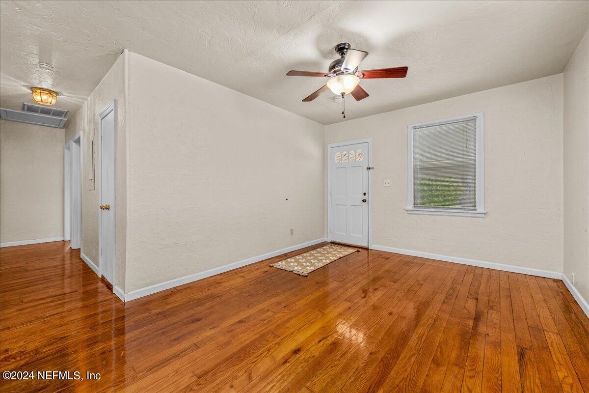 1119 Scotten Road Jacksonville, FL 32205 - Photo 6 of 27 Main Room