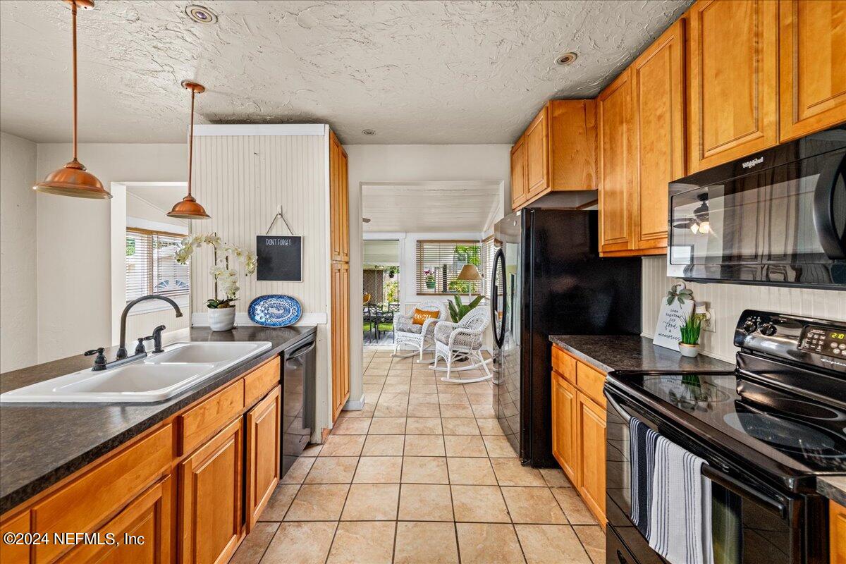 1119 Scotten Road Jacksonville, FL 32205 - Photo 9 of 27 Kitchen