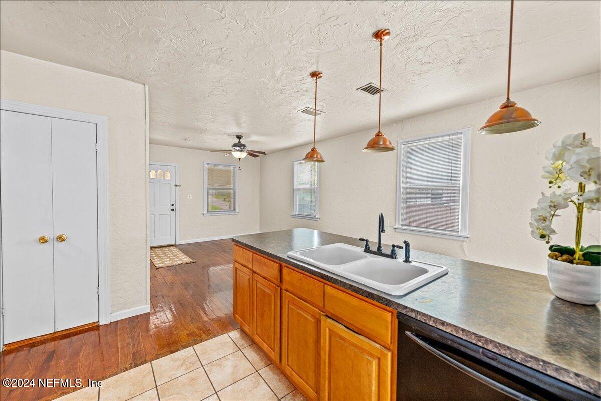 1119 Scotten Road Jacksonville, FL 32205 - Photo 10 of 27 Kitchen