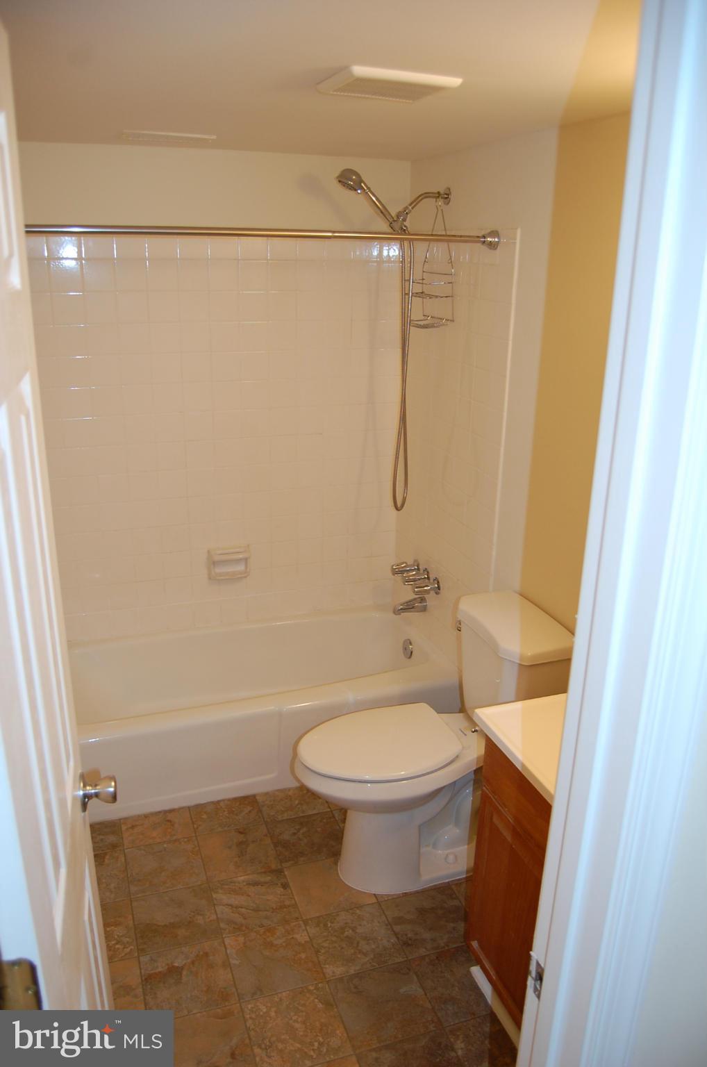 11606 Vantage Hill Road, Unit 2A Reston, VA 20190 - Photo 9 of 23 Bath (Master)