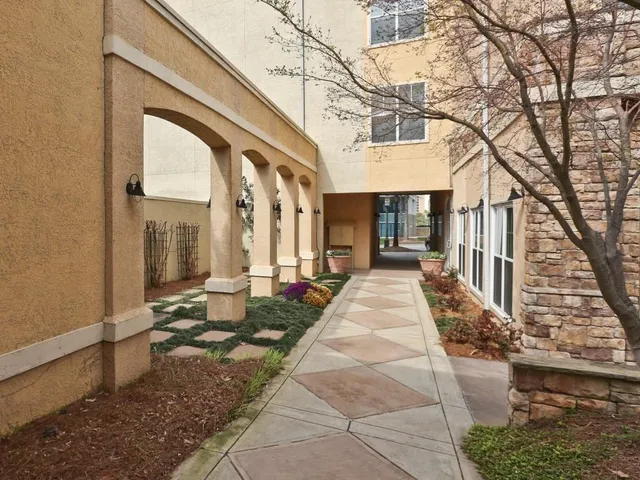 $1,650 | 10 Perimeter Summit Boulevard, Unit 4240, Atlanta, GA 30319