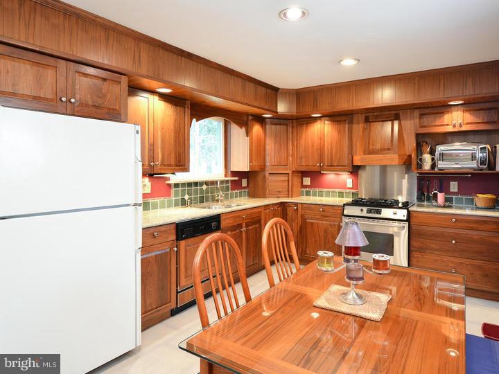 17 Chelten Road Havertown, PA 19083 - Photo 11 of 25