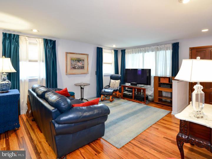 17 Chelten Road Havertown, PA 19083 - Photo 3 of 25