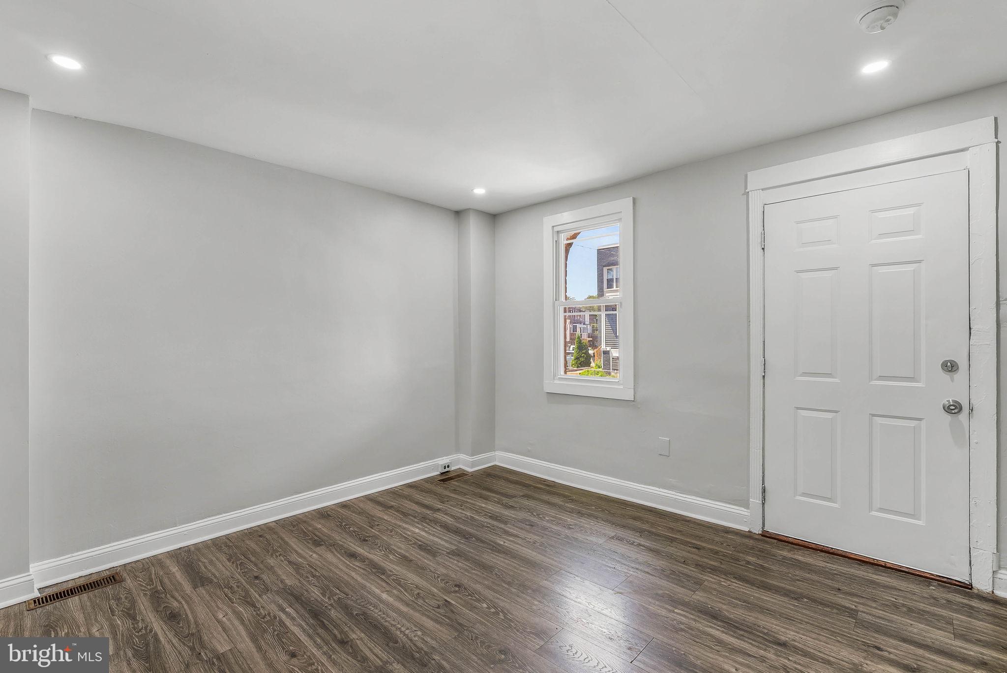 7052 Aberdeen Road Upper Darby, PA 19082 - Photo 6 of 27