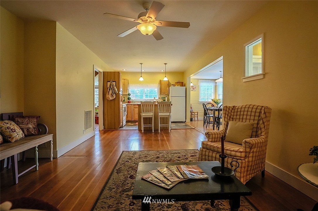3189 Locker Road Southeast Port Orchard, WA 98366 - Photo 11 of 25 Gallery Image 11