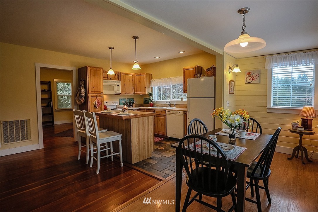3189 Locker Road Southeast Port Orchard, WA 98366 - Photo 12 of 25 Gallery Image 12