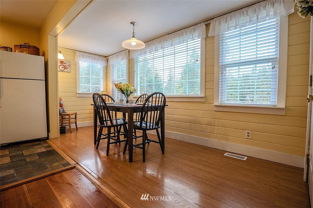 3189 Locker Road Southeast Port Orchard, WA 98366 - Photo 13 of 25 Gallery Image 13