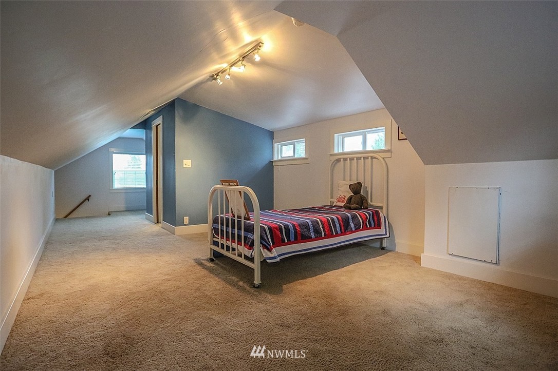 3189 Locker Road Southeast Port Orchard, WA 98366 - Photo 19 of 25 Gallery Image 19