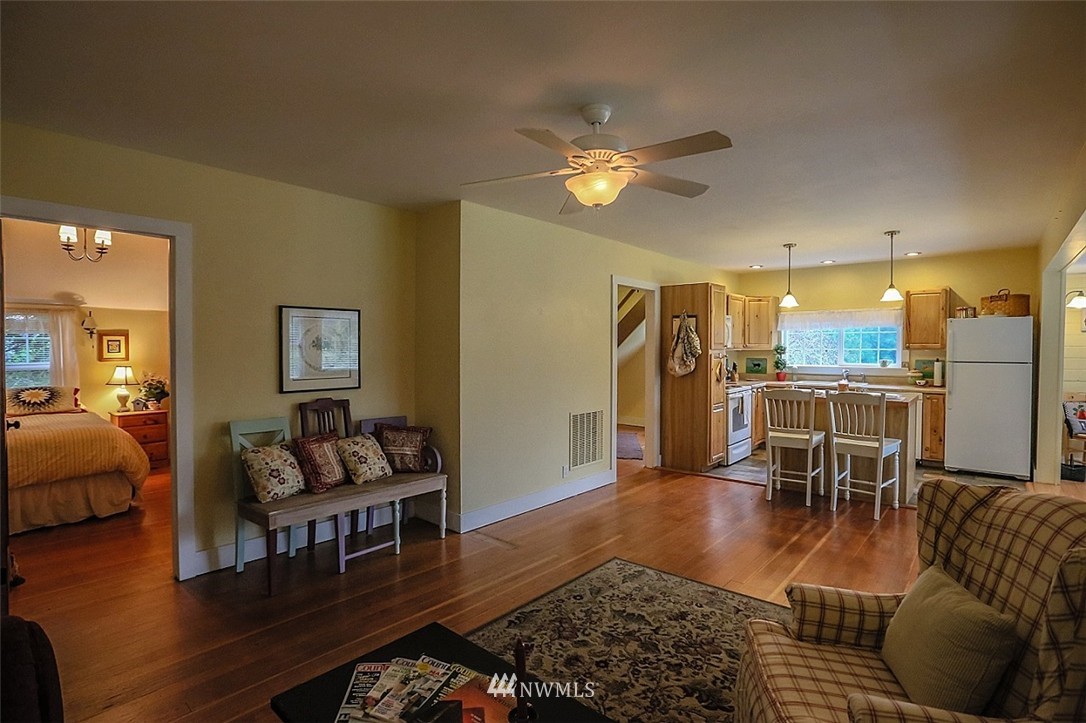 3189 Locker Road Southeast Port Orchard, WA 98366 - Photo 9 of 25 Gallery Image 9