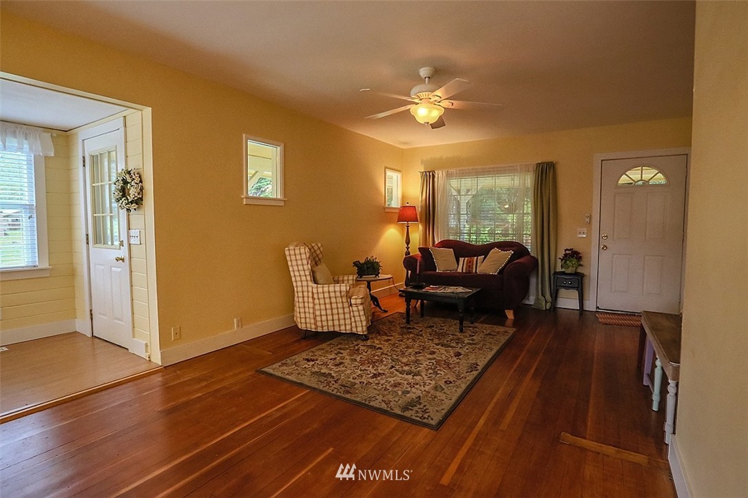3189 Locker Road Southeast Port Orchard, WA 98366 - Photo 10 of 25 Gallery Image 10