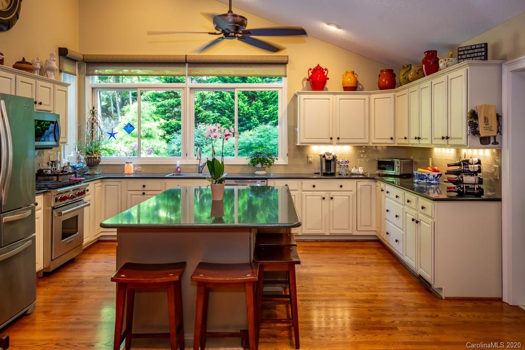 194 Quail Ridge Road Lake Lure, NC 28746 - Photo 13 of 42 Gallery Image 13