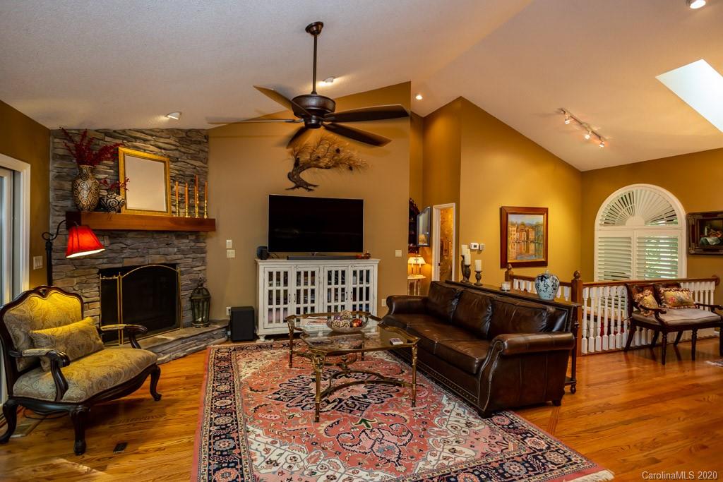 194 Quail Ridge Road Lake Lure, NC 28746 - Photo 8 of 42 Gallery Image 8