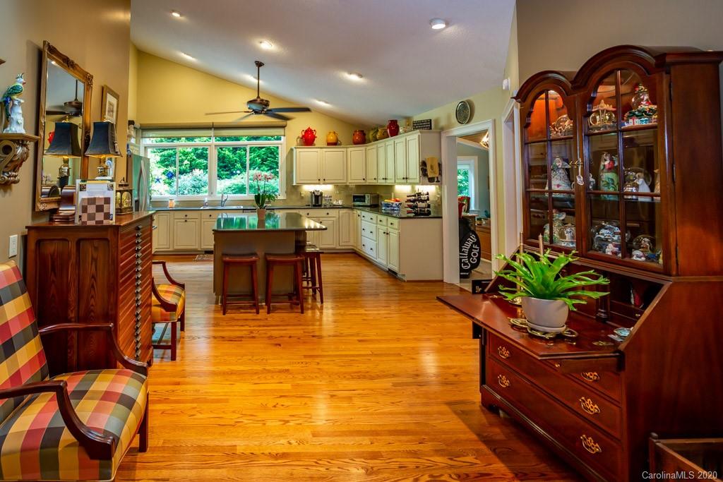 194 Quail Ridge Road Lake Lure, NC 28746 - Photo 10 of 42 Gallery Image 10