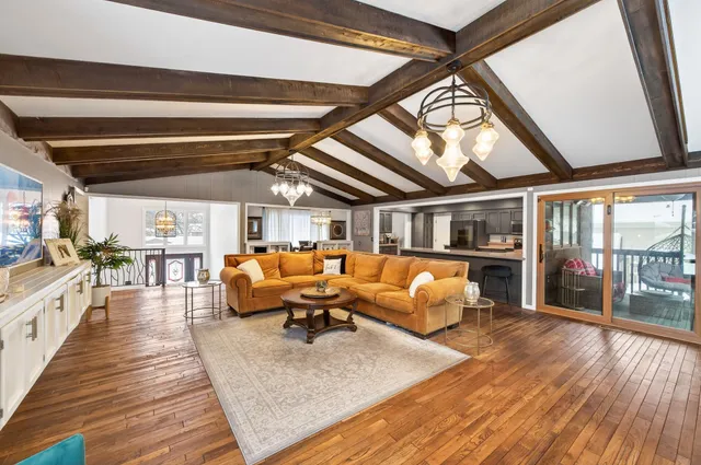 $675,000 | 209 East 135th Street, Burnsville, MN 55337