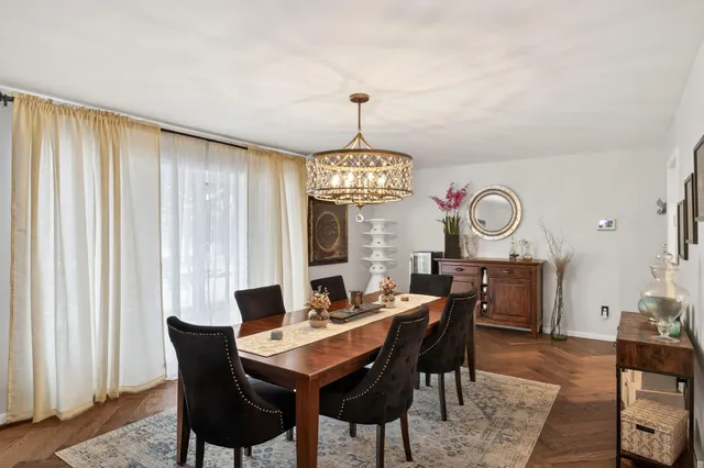 $675,000 | 209 East 135th Street, Burnsville, MN 55337