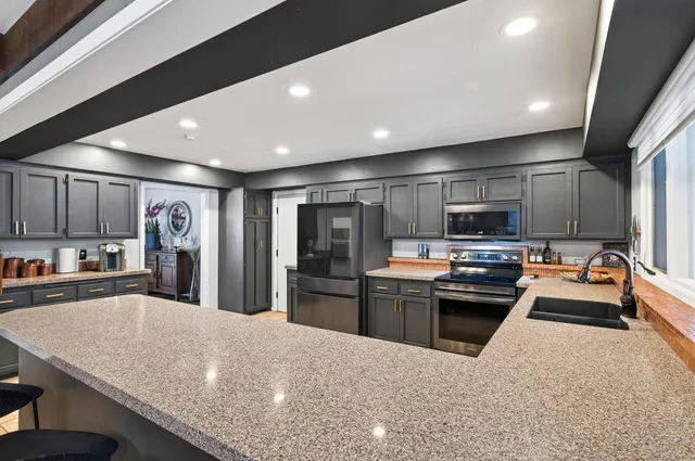 $675,000 | 209 East 135th Street, Burnsville, MN 55337