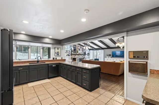 $675,000 | 209 East 135th Street, Burnsville, MN 55337