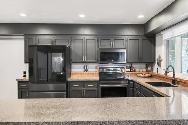 $675,000 | 209 East 135th Street, Burnsville, MN 55337