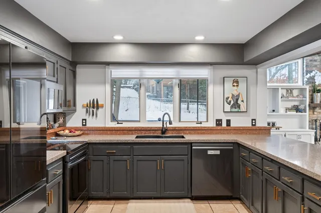 $675,000 | 209 East 135th Street, Burnsville, MN 55337