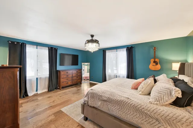 $675,000 | 209 East 135th Street, Burnsville, MN 55337