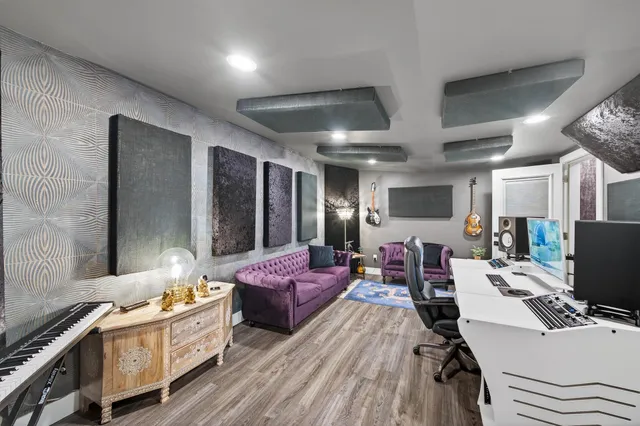 $675,000 | 209 East 135th Street, Burnsville, MN 55337