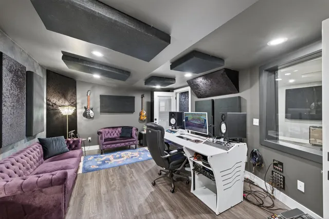 $675,000 | 209 East 135th Street, Burnsville, MN 55337