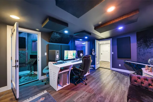 $675,000 | 209 East 135th Street, Burnsville, MN 55337