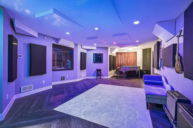 $675,000 | 209 East 135th Street, Burnsville, MN 55337