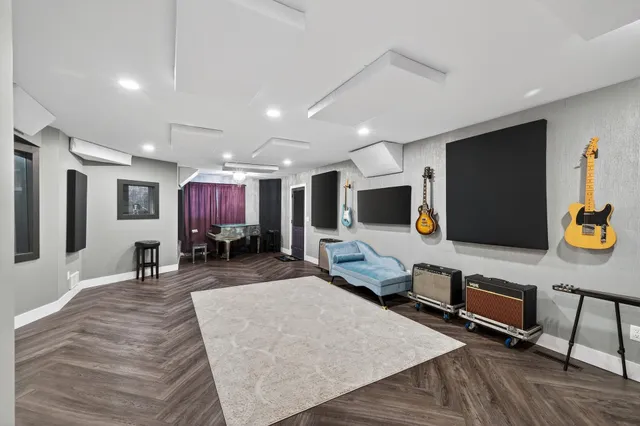 $675,000 | 209 East 135th Street, Burnsville, MN 55337