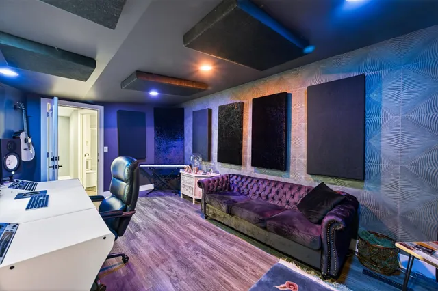 $675,000 | 209 East 135th Street, Burnsville, MN 55337