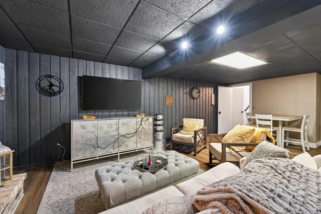 $675,000 | 209 East 135th Street, Burnsville, MN 55337