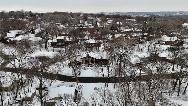 $675,000 | 209 East 135th Street, Burnsville, MN 55337