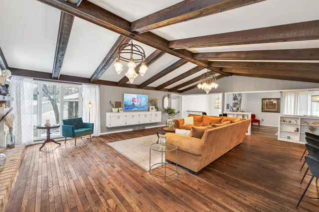 $675,000 | 209 East 135th Street, Burnsville, MN 55337