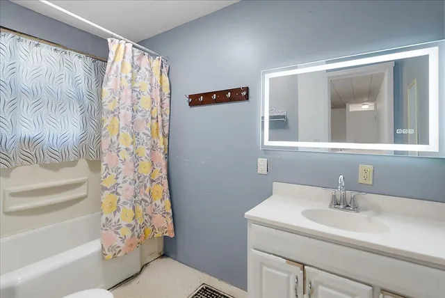 $275,000 | 544 College Avenue, Holland, MI 49423