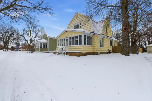 $275,000 | 544 College Avenue, Holland, MI 49423