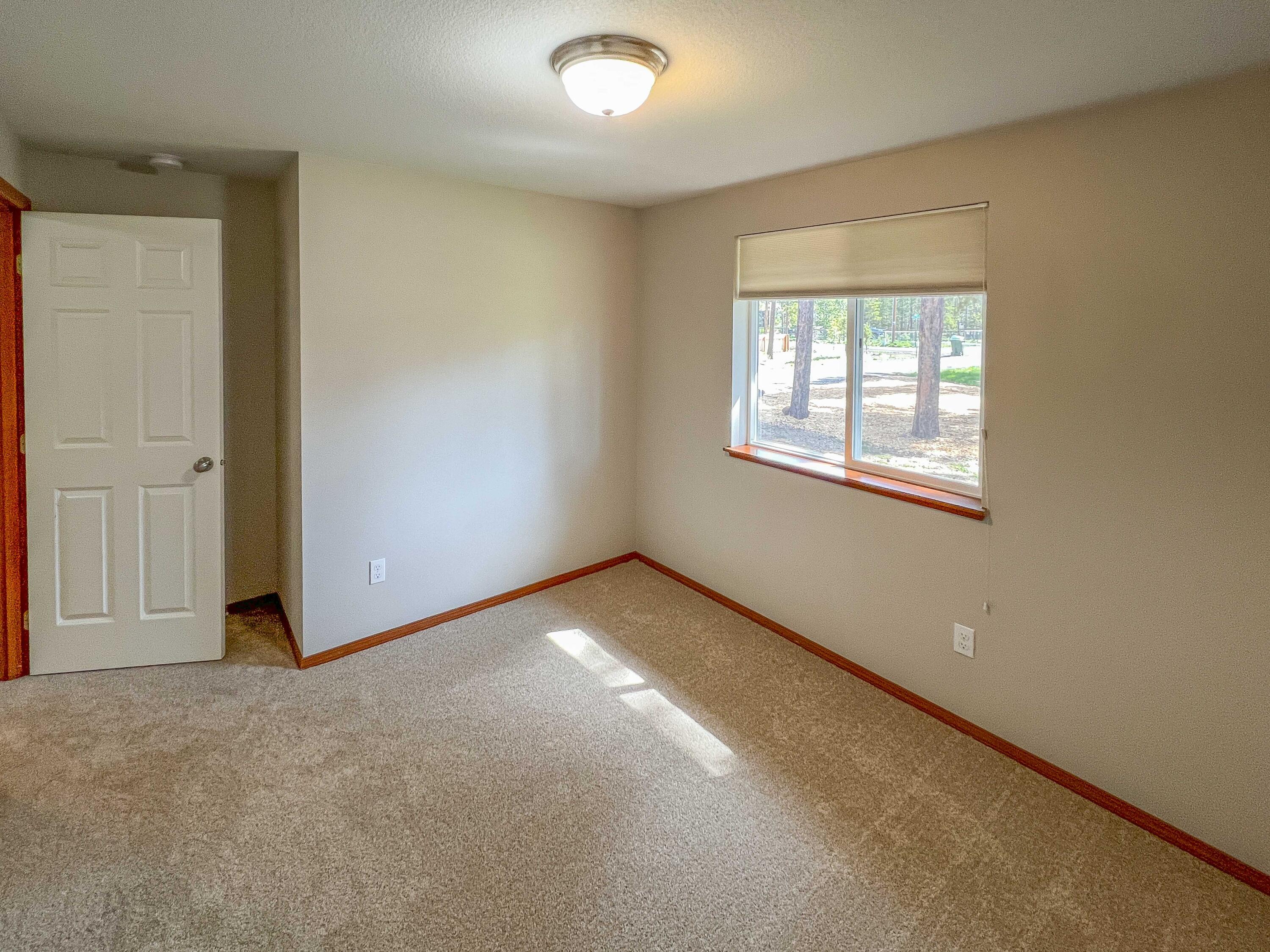 56243 Marsh Hawk Road Bend, OR 97707 - Photo 10 of 34 Guest Bed #2