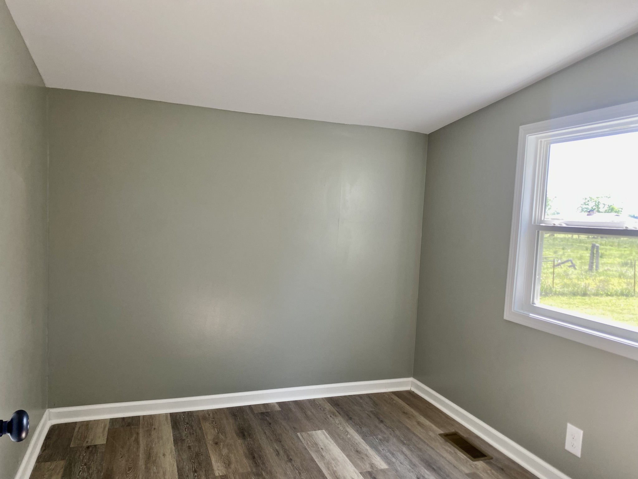 2471 Smartt Station Road Morrison, TN 37357 - Photo 11 of 38 a room with a window