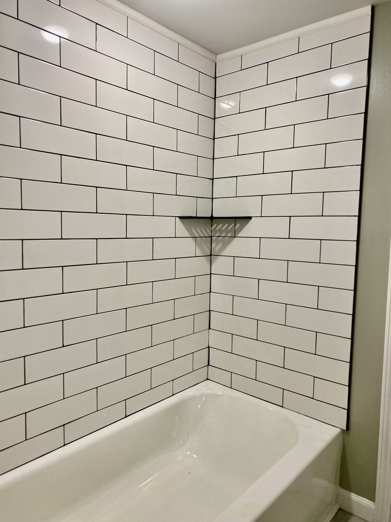2471 Smartt Station Road Morrison, TN 37357 - Photo 15 of 38 a bathroom with a bathtub