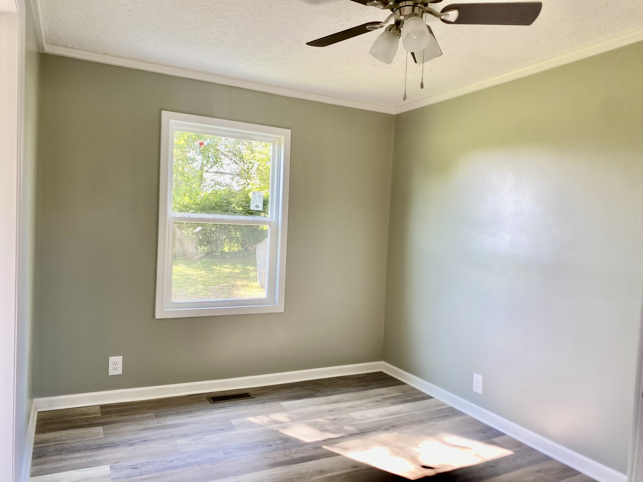 2471 Smartt Station Road Morrison, TN 37357 - Photo 8 of 38 an empty room with a window